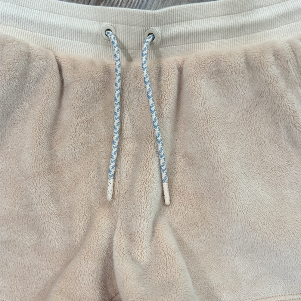 Athleta Girl Feelin’ Great Chantilly Cream Fleece Shorts size 12 - Picture 3 of 6